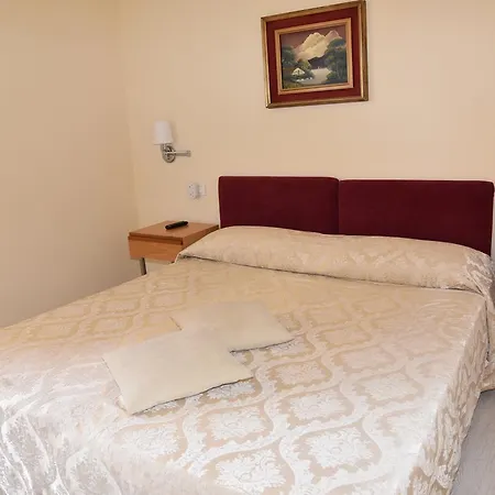 Otel Ristorante Miralago Garda (Verona)