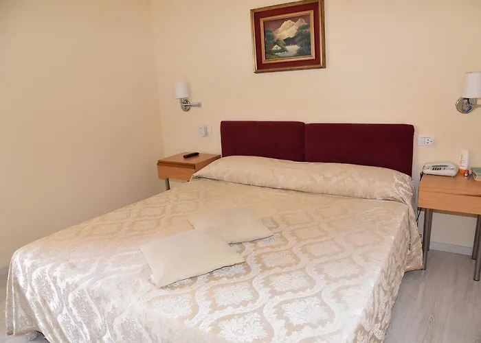 Hotel Ristorante Miralago Garda (Verona)